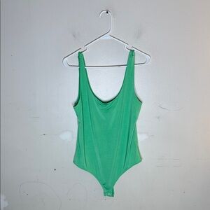 Express Green Scoop Neck Sleeveless Bodysuit Size Large NEW!
